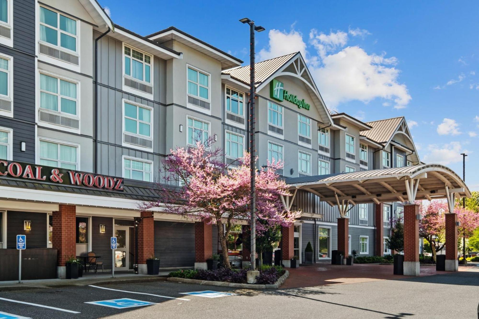 Holiday Inn Hotel & Suites Surrey East - Cloverdale By Ihg Exteriör bild