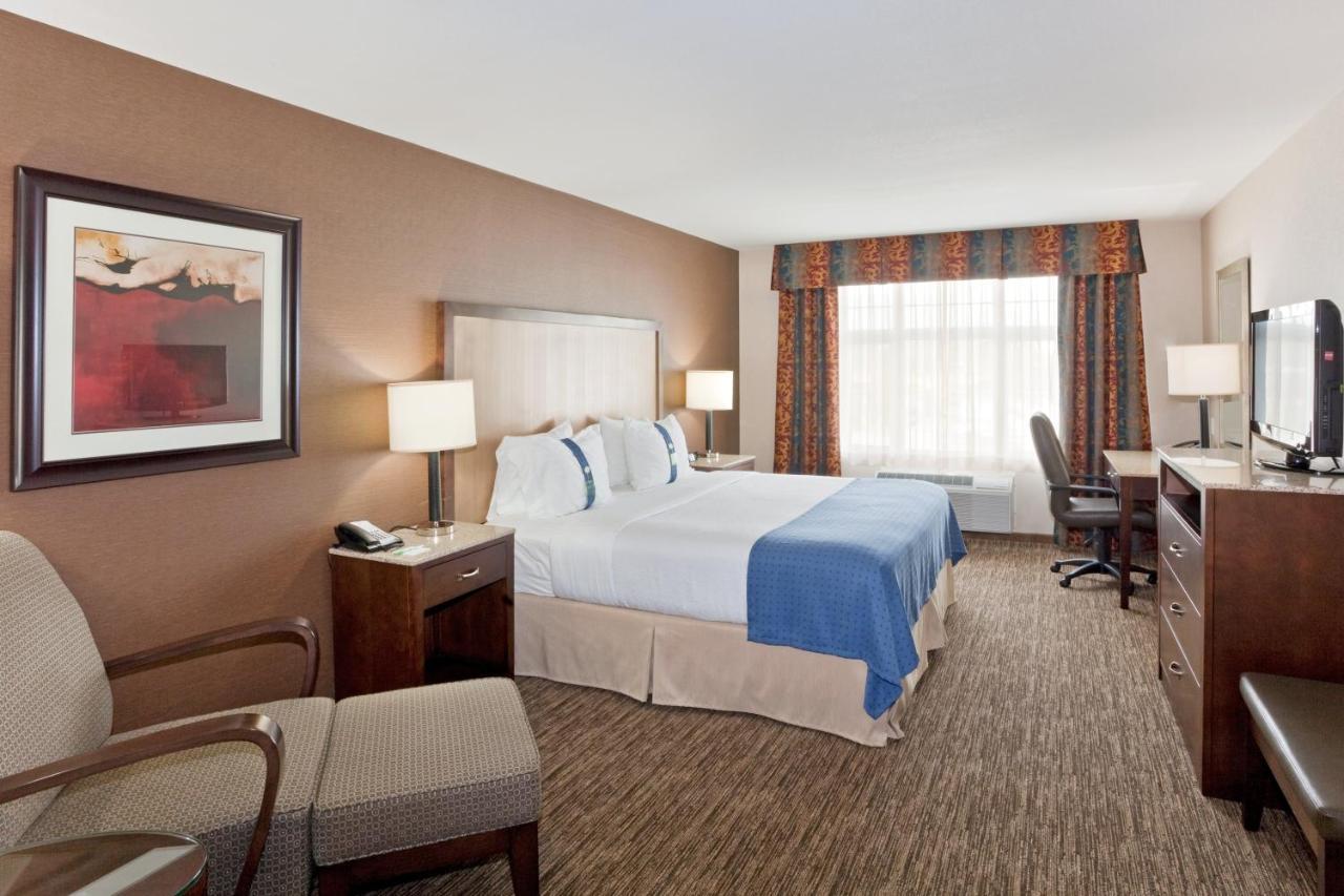 Holiday Inn Hotel & Suites Surrey East - Cloverdale By Ihg Exteriör bild